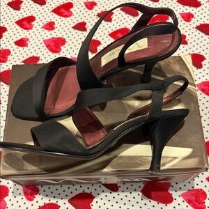 Nina heels 9 fair shape Elegant Black Strappy Heels